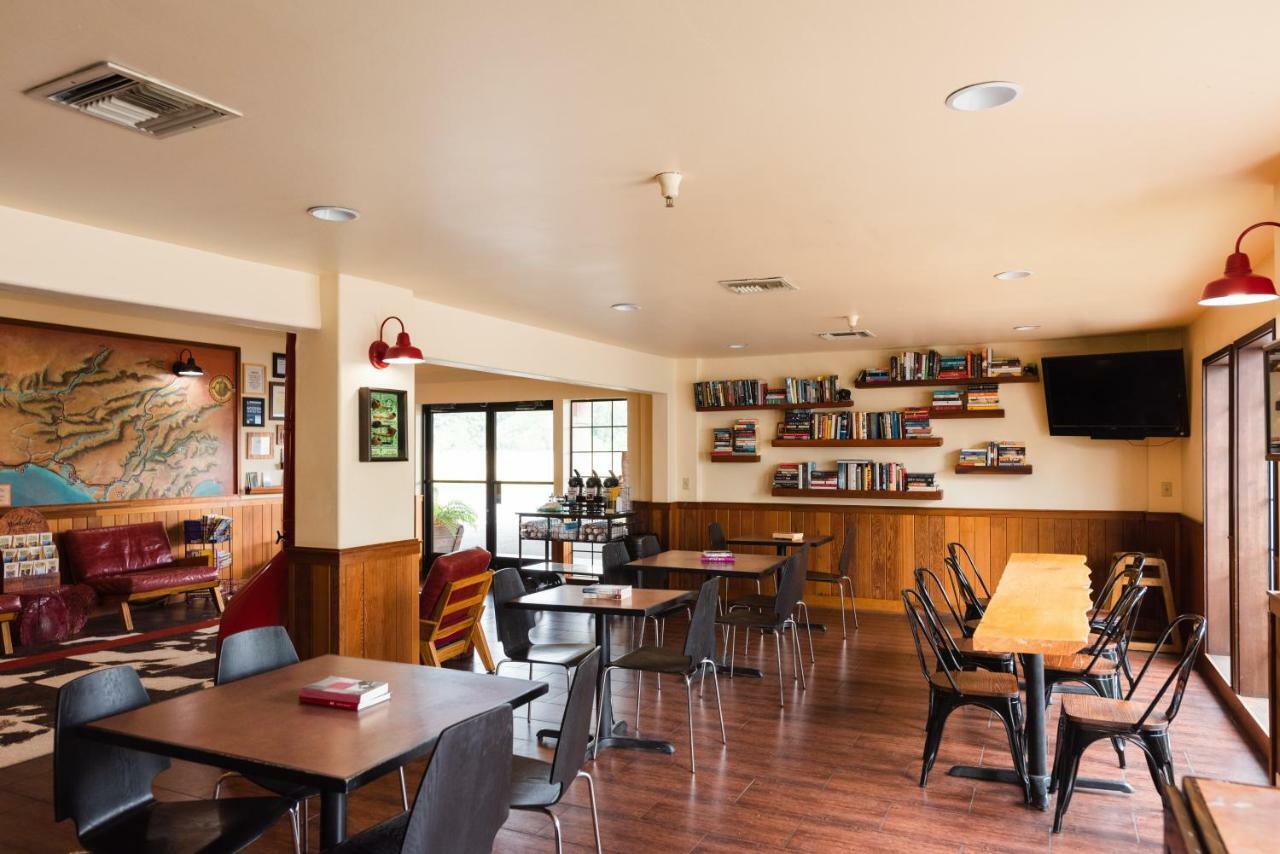 The Redwood Riverwalk, A Boutique Hotel Fortuna Exterior photo